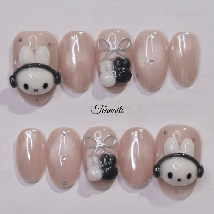 Miffy Headphones press-on nail set