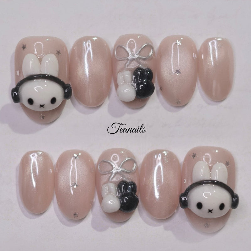 Miffy Headphones press-on nail set