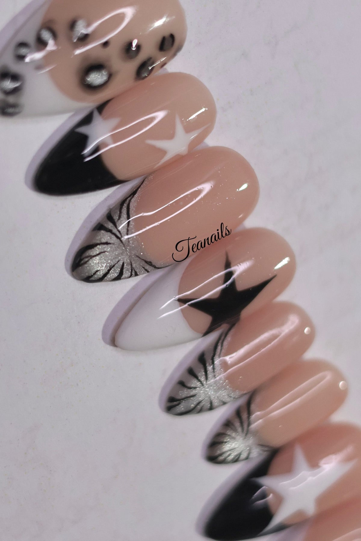 Superstar press-on nail set