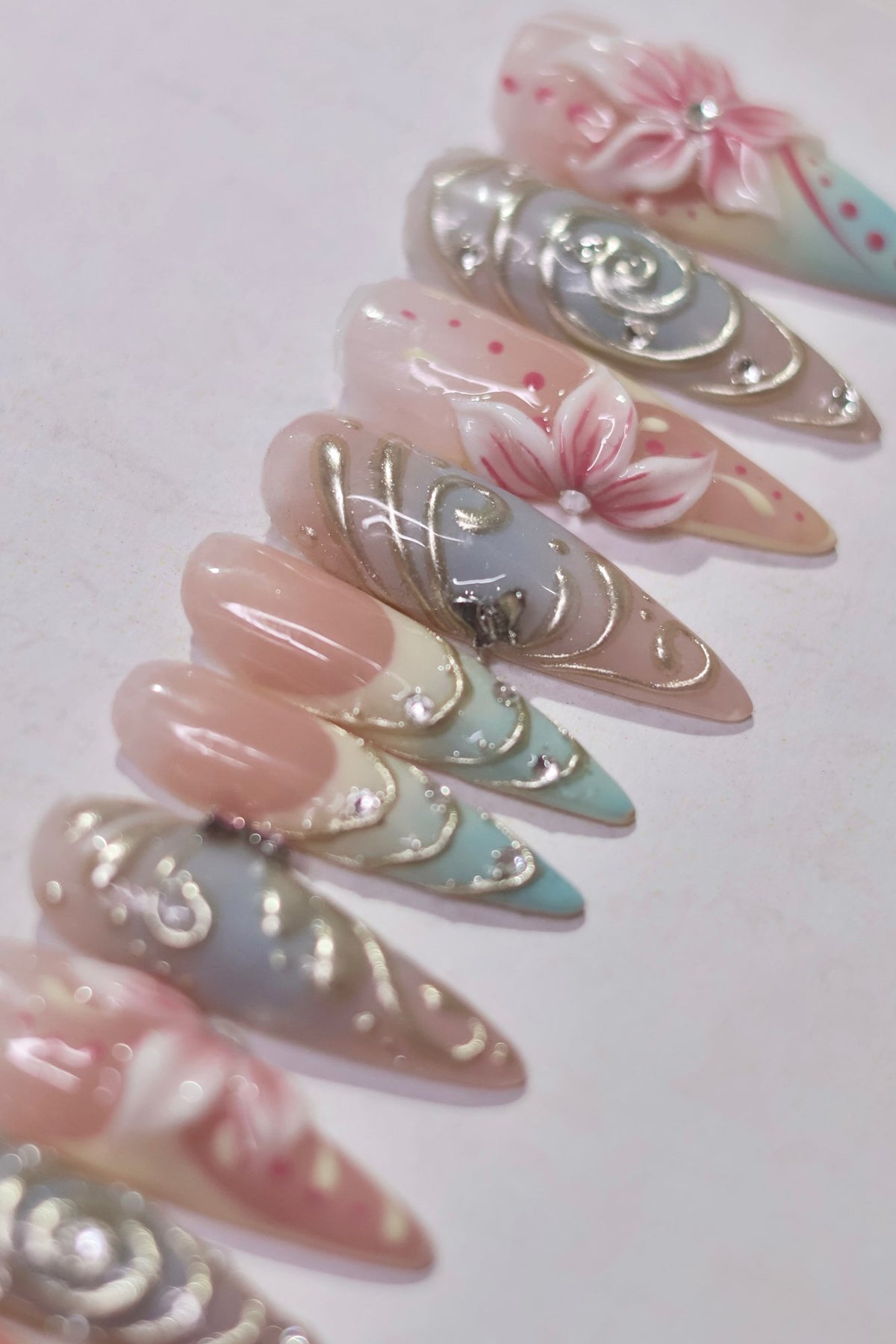 Soft Spring press-on nails